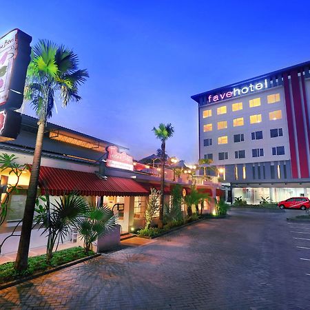 新埠头苏迪曼法夫酒店 Bojonegoro 外观 照片